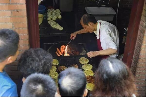 阿大蔥油餅店 圖片來源于網(wǎng)絡(luò)